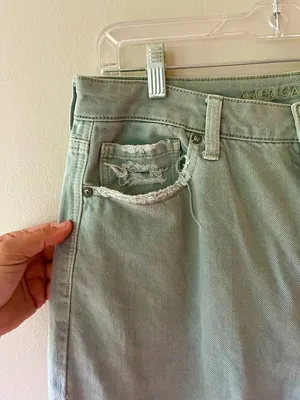 American Eagle Sz 14 Sage Green Womens Ripped High Rise Straight Mom Jeans thumbnail 3