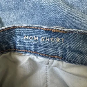 American Eagle Mom High rise Blue Denim Women’s Shorts~16 thumbnail 3