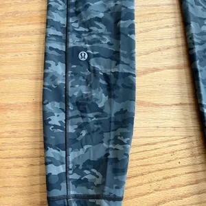 Lululemon Speed‎ Up Mid Rise Legging Size 4 Camouflage Evergreen Camo Green thumbnail 8