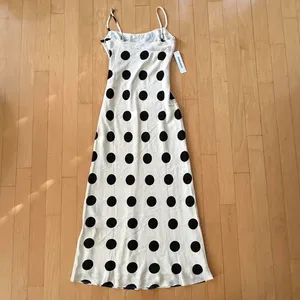 Princess Polly Avienna cream polka dot maxi dress thumbnail 4