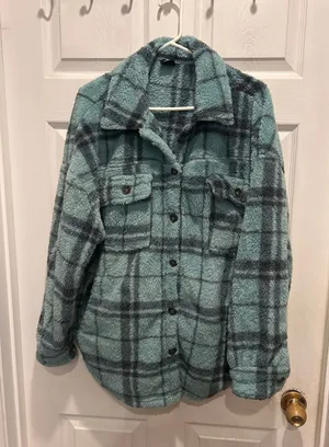 PacSun Plaid Sherpa Shacket Teal Blue Black Button Up Faux Fur Jacket M/L thumbnail 1