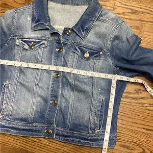 White House Black Market Cropped denim jacket Size Small thumbnail 6
