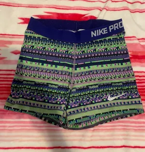 Nike Pros thumbnail 1