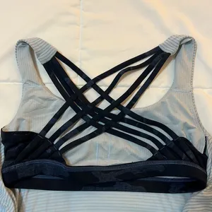 Lululemon adorable relaxed yoga shirt! thumbnail 3