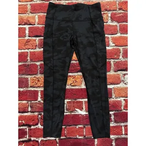 Lululemon legging size 6 thumbnail 2