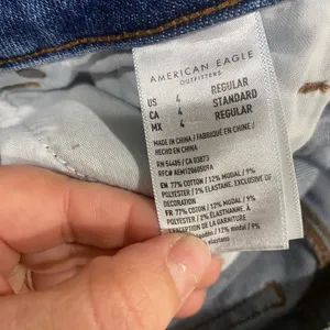 American Eagle‎ Stretch Mom Jean Distressed Knees Size 4 thumbnail 9