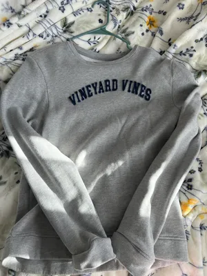 Vineyard Vines Sweatshirt thumbnail 1