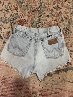 Wrangler Vintage light wash shorts thumbnail 2