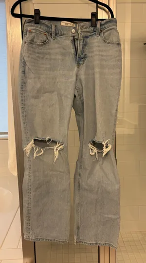 Abercrombie & Fitch The Baggy Curve Love Jeans thumbnail 1