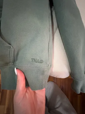 Aritzia TNA Hoodie Perfect Fit Sweatfleece thumbnail 3