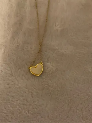 Delicate Gold Heart Pendant Necklace thumbnail 5