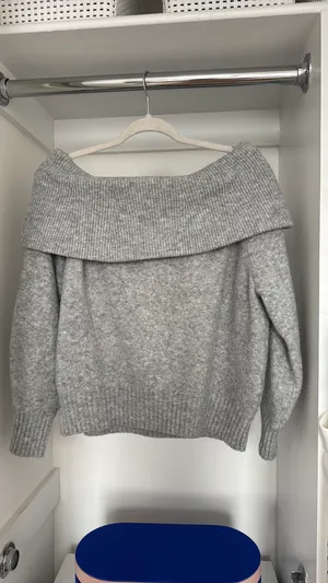 H&M off the Shoulder Grey Sweater thumbnail 2