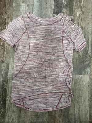 Lululemon Tshirt thumbnail 1