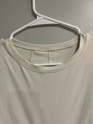Lululemon cropped top  thumbnail 2
