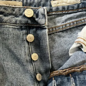 PACSUN Distressed High Rise Mom Jeans Medium Wash sz 27 thumbnail 7