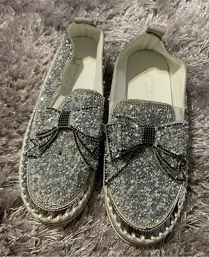 Muguan Silver Rhinestone Sneakers Shoes Sz. 5 thumbnail 1