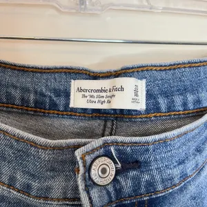 Ultra High Rise 90s Slim Straight Distressed Jeans thumbnail 5