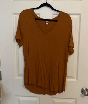 V Neck Tshirt thumbnail 1