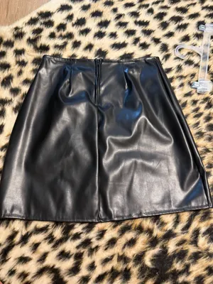 Windsor Mini Skirt Black Leather thumbnail 2