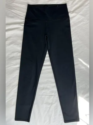 Aerie Women’s Classic Black Leggings thumbnail 1