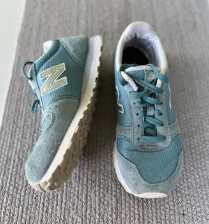New Balance 311 Light Blue Silver Suede Leather Size 8.5 thumbnail 1