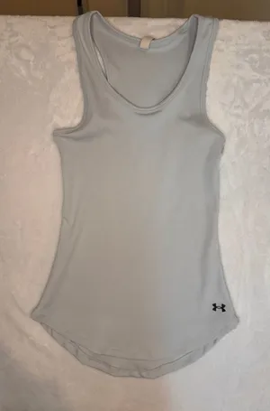 Under Armour‎ woman's size med ribbed tank top thumbnail 1