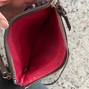 Dooney &‎ Bourke Vintage Burgundy Leather Triple Zip Crossbody Bag thumbnail 7