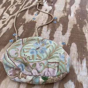 Vintage embroidered floral purse thumbnail 5