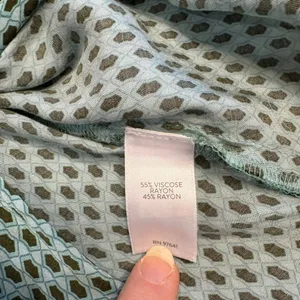 J. Jill Womens XL Green Geometric Print Button-Down Blouse 55% Viscose 45% Rayon thumbnail 6