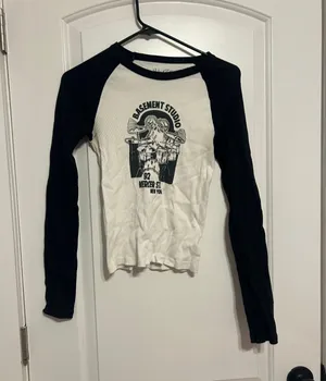 Long Sleeve thumbnail 1