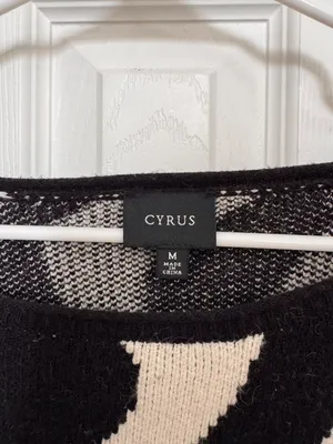 Black And White Trendy Sweater Multiple Size M thumbnail 4
