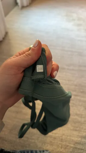 Lululemon bra thumbnail 4