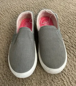 C429 sneakers shoes comfy new unused 7.5 M thumbnail 1