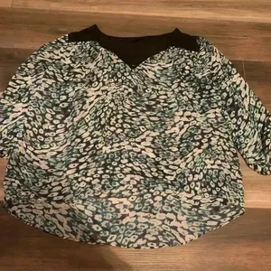 Guess leopard blouse  thumbnail 1