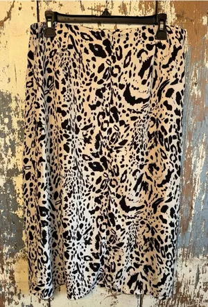 Nasty Gal size 10 leopard midi skirt with slit thumbnail 1