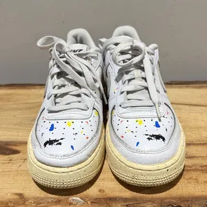 Nike Air Force 1 paint Splatter Size Youth 6/woman’s 7.5‎ B36 thumbnail 4