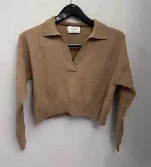 Wilfred Aritzia Clara Merino Wool Waist Crop Sweater in Camel M new without tags thumbnail 1