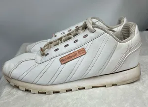 Reebok size 7.5 womens Sneakers vintage style FLAWED thumbnail 1