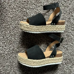 Soda Platform Sandal thumbnail 3