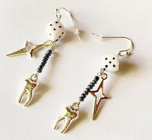 Handmade unisex Kawaii punk goth shiny teeth chain dangle earrings🦷✨💕 thumbnail 1