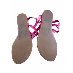 Cole Haan patent sandal Boardwalk Thong Electra pink raspberry Summer Flip Flop thumbnail 4