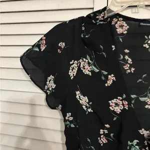 Abercrombie and Fitch floral ruffle wrap dress mini medium thumbnail 3