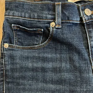 LEVIS Bermuda Shorts. Mid Rise. Slim Through Hip and Thigh. thumbnail 4
