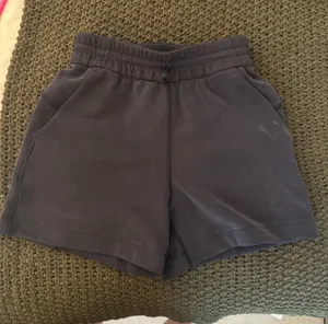 Lululemon Shorts Softstreme High-Rise 4" thumbnail 1