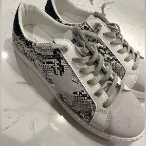 NEW Vintage Havana Python Star Fashion Sneakers thumbnail 4