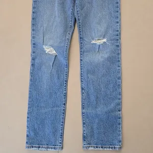 Levi's Classic Mid Rise Light Blue Denim Jeans W27 L32 thumbnail 2