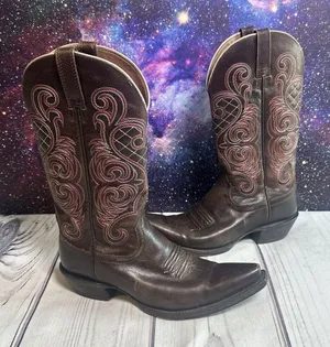 Ariat‎ “Bright Light” Western Snip Toe Boots 10011920 Mahogany Leather Sz 8.5 thumbnail 1