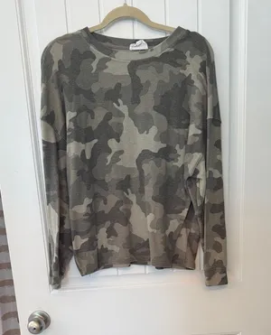 Olive & Oak Women's Camo Crewneck Sweatshirt - Olive Green thumbnail 1