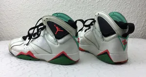 Nike Jordan Size 6 Youth Retro Basketball 705417-138 White Verde Sneakers thumbnail 1