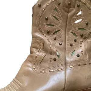 Women’s western cowboy boots embroidered leather with studs Sz 10 made in Italy thumbnail 12